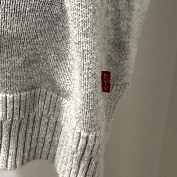 Levi's V-Neck Sweater - Picture 5 of 6
